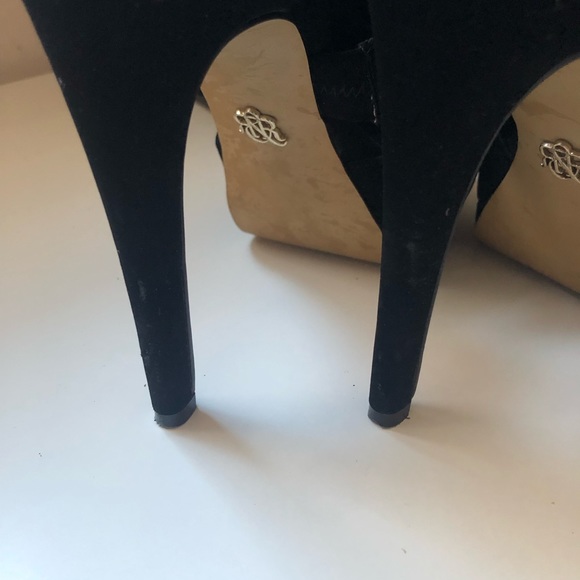 Rock & Republic Cutout Bootie - Picture 5 of 6